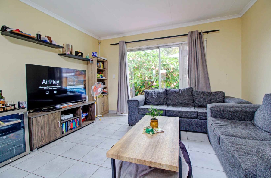 2 Bedroom Property for Sale in Wilgeheuwel Gauteng