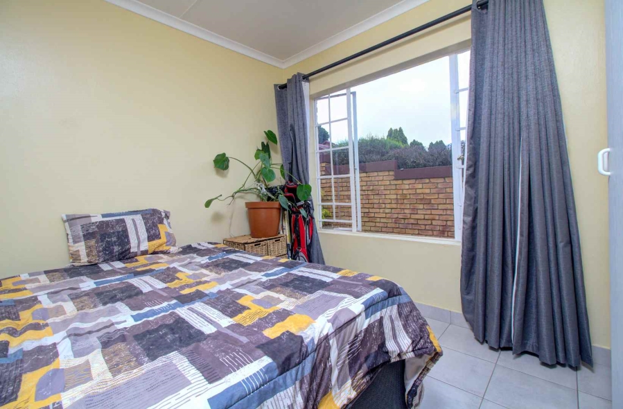 2 Bedroom Property for Sale in Wilgeheuwel Gauteng