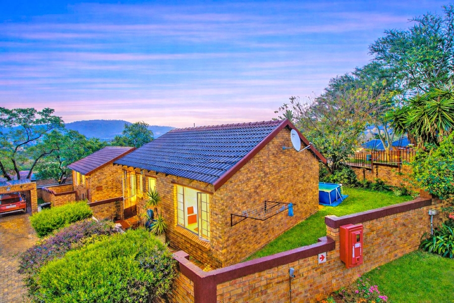 2 Bedroom Property for Sale in Wilgeheuwel Gauteng