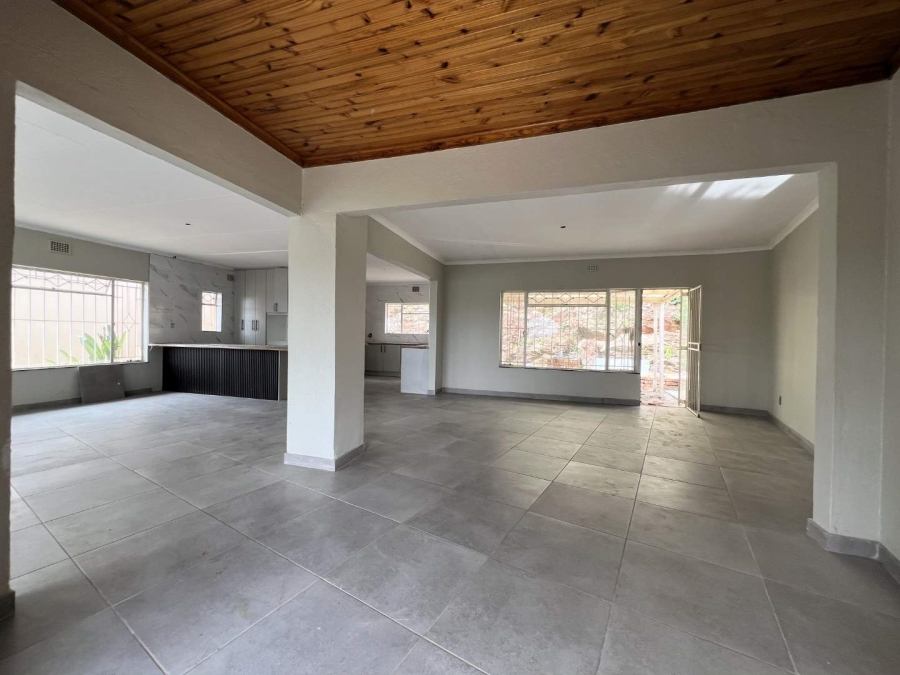 4 Bedroom Property for Sale in Roodekrans Gauteng