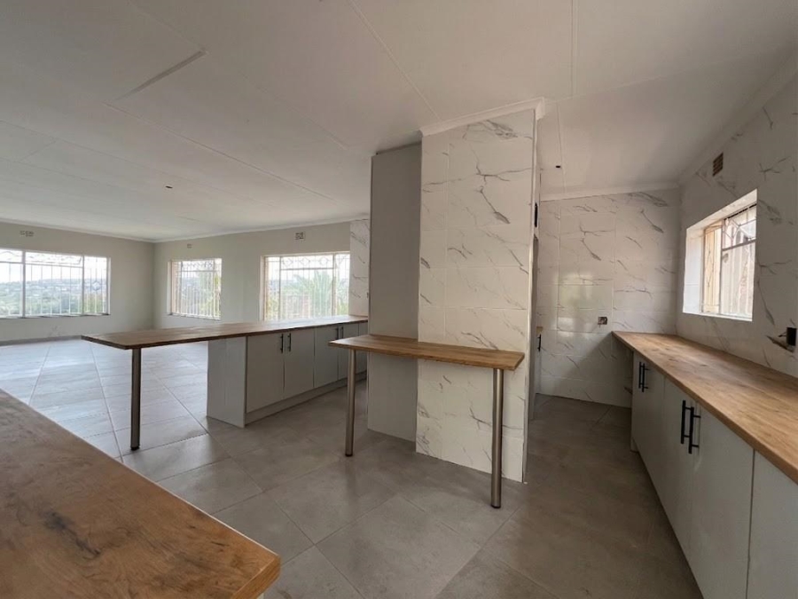 4 Bedroom Property for Sale in Roodekrans Gauteng