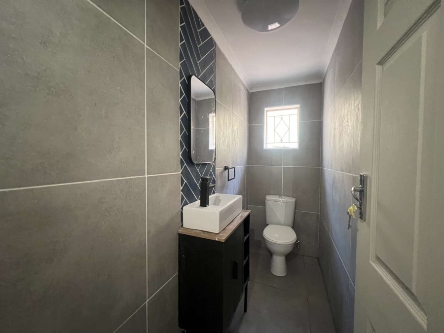 4 Bedroom Property for Sale in Roodekrans Gauteng