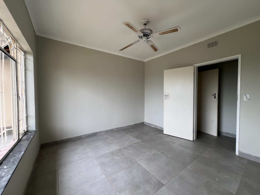 4 Bedroom Property for Sale in Roodekrans Gauteng