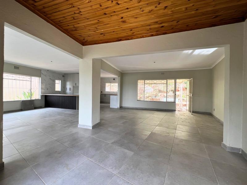 4 Bedroom Property for Sale in Roodekrans Gauteng