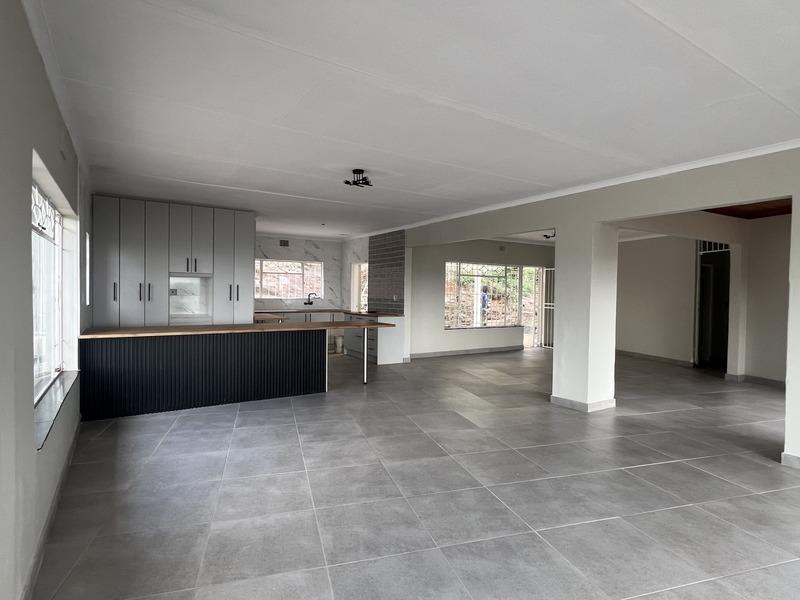 4 Bedroom Property for Sale in Roodekrans Gauteng