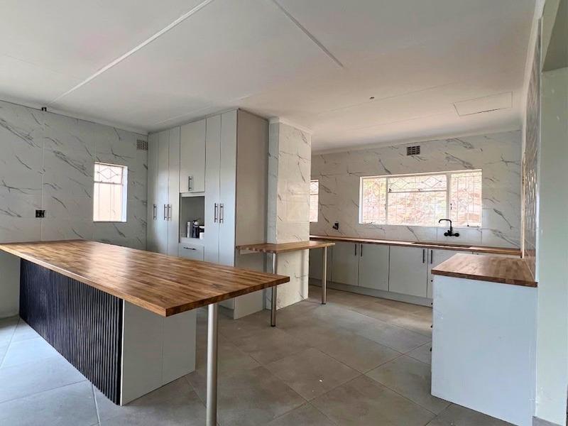4 Bedroom Property for Sale in Roodekrans Gauteng
