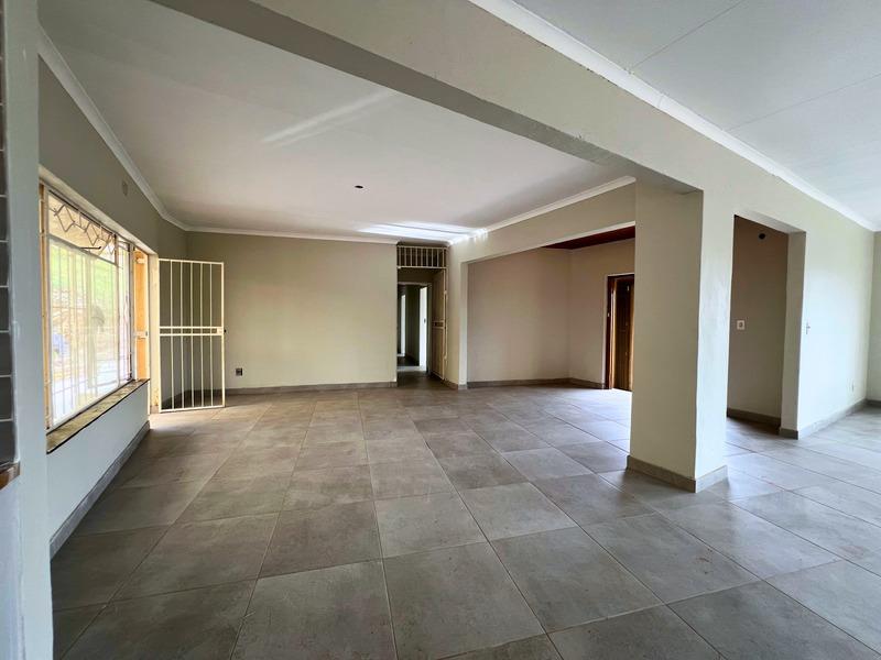 4 Bedroom Property for Sale in Roodekrans Gauteng