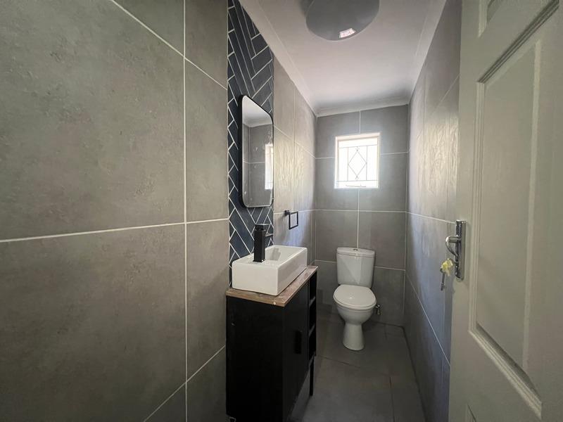 4 Bedroom Property for Sale in Roodekrans Gauteng
