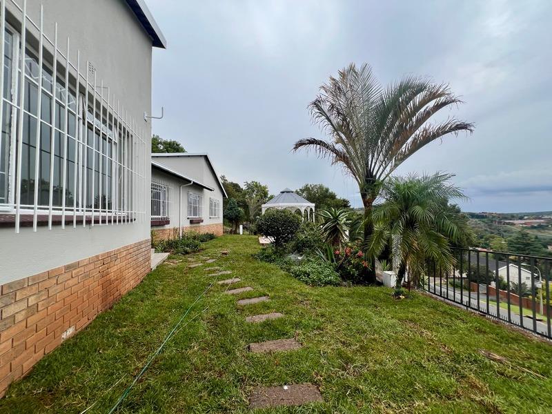 4 Bedroom Property for Sale in Roodekrans Gauteng