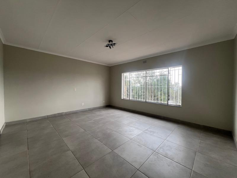 4 Bedroom Property for Sale in Roodekrans Gauteng