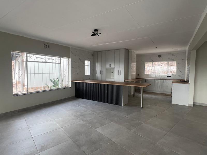 4 Bedroom Property for Sale in Roodekrans Gauteng