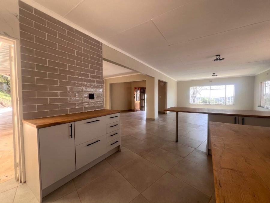4 Bedroom Property for Sale in Roodekrans Gauteng