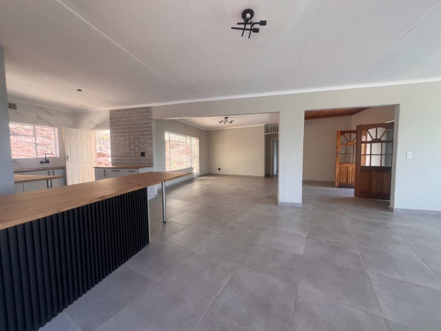 4 Bedroom Property for Sale in Roodekrans Gauteng