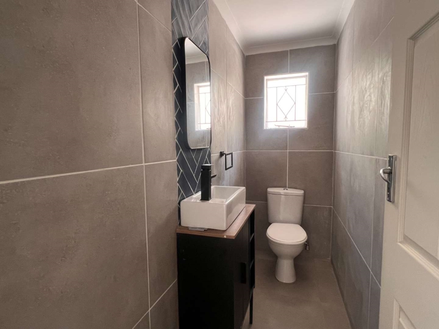 4 Bedroom Property for Sale in Roodekrans Gauteng