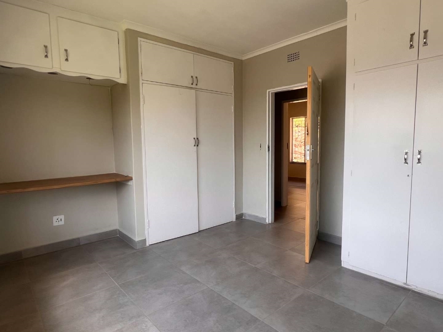 4 Bedroom Property for Sale in Roodekrans Gauteng