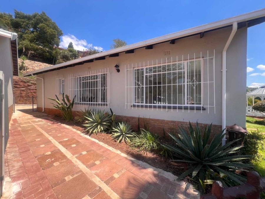 4 Bedroom Property for Sale in Roodekrans Gauteng
