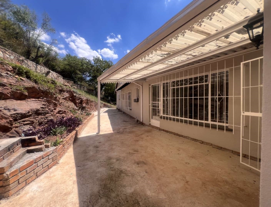 4 Bedroom Property for Sale in Roodekrans Gauteng