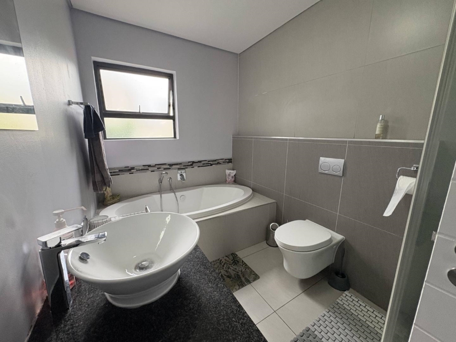 4 Bedroom Property for Sale in Midstream Meadows Gauteng