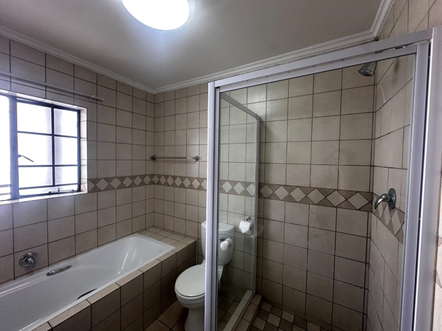 2 Bedroom Property for Sale in Noordwyk Gauteng