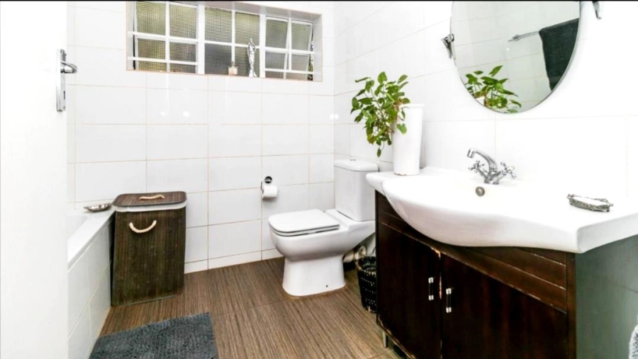 3 Bedroom Property for Sale in Glen Austin AH Gauteng