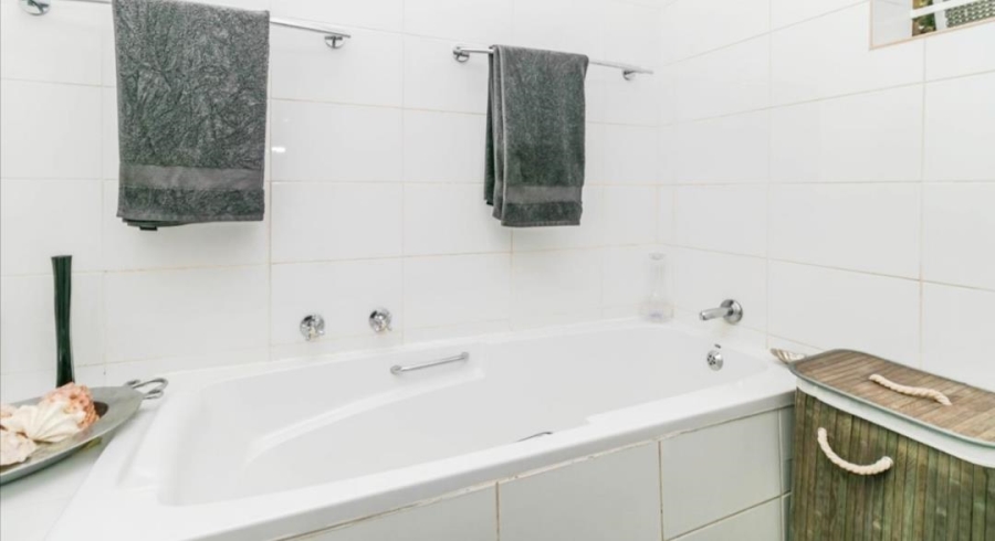 3 Bedroom Property for Sale in Glen Austin AH Gauteng