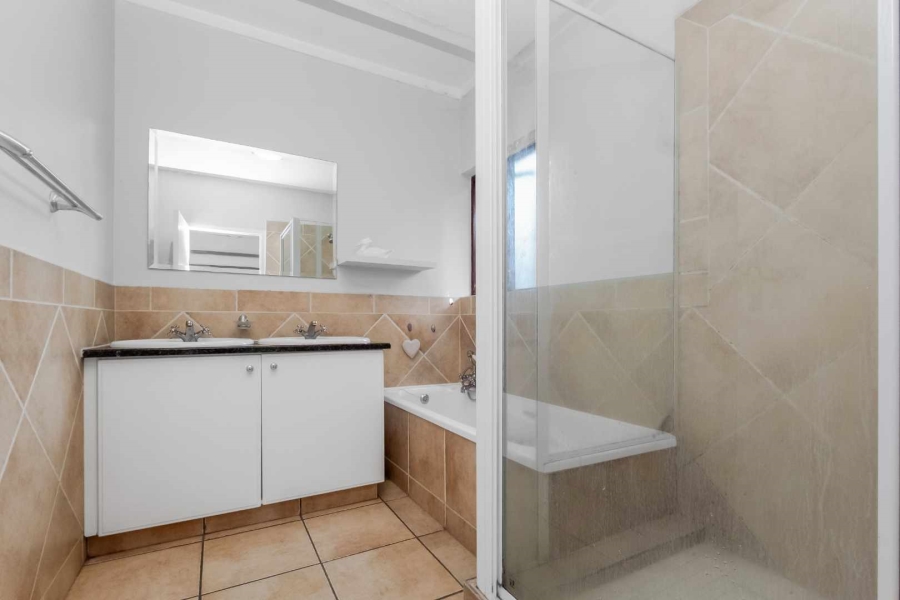 3 Bedroom Property for Sale in Lonehill Gauteng