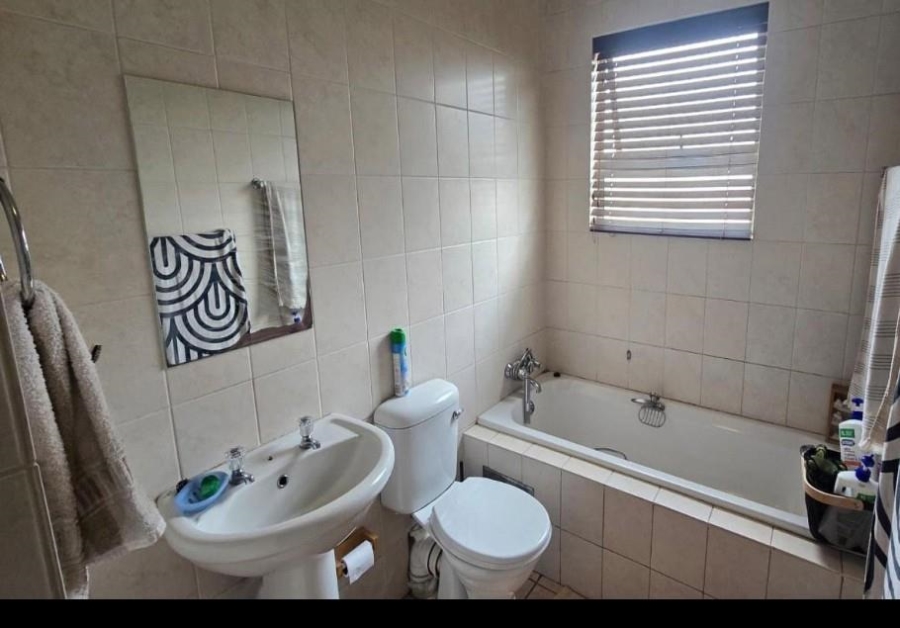 3 Bedroom Property for Sale in Glen Marais Gauteng