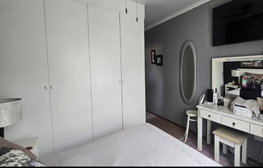 3 Bedroom Property for Sale in Glen Marais Gauteng