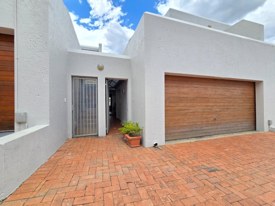 3 Bedroom Property for Sale in Glenvista Gauteng