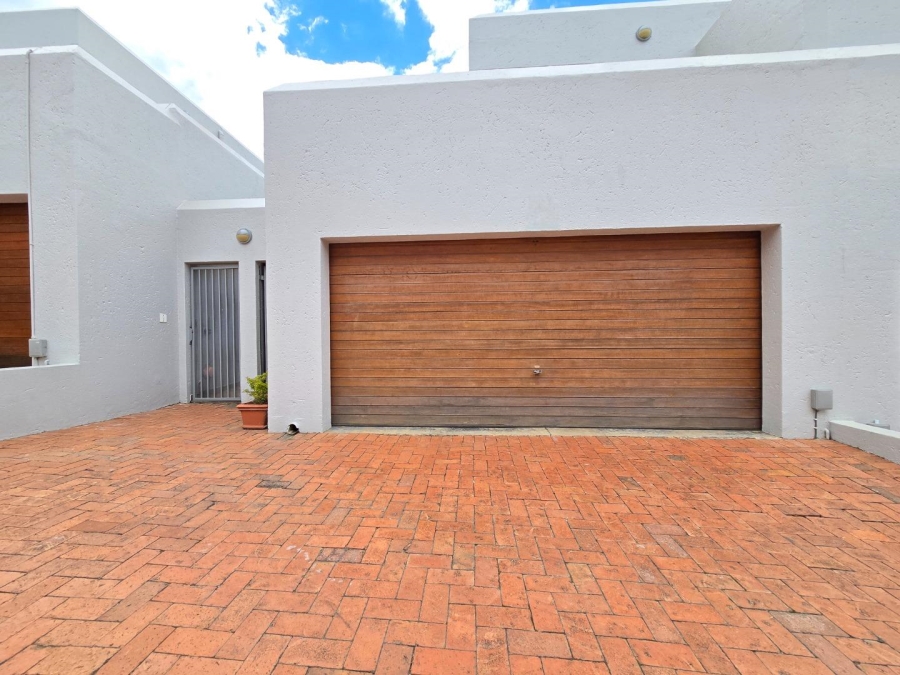 3 Bedroom Property for Sale in Glenvista Gauteng