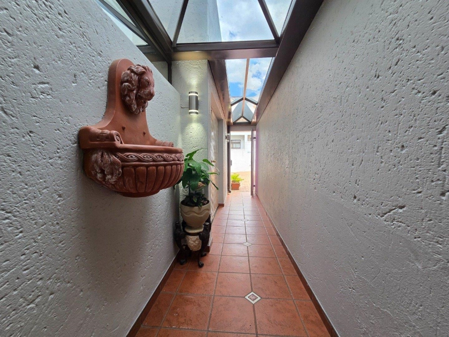 3 Bedroom Property for Sale in Glenvista Gauteng