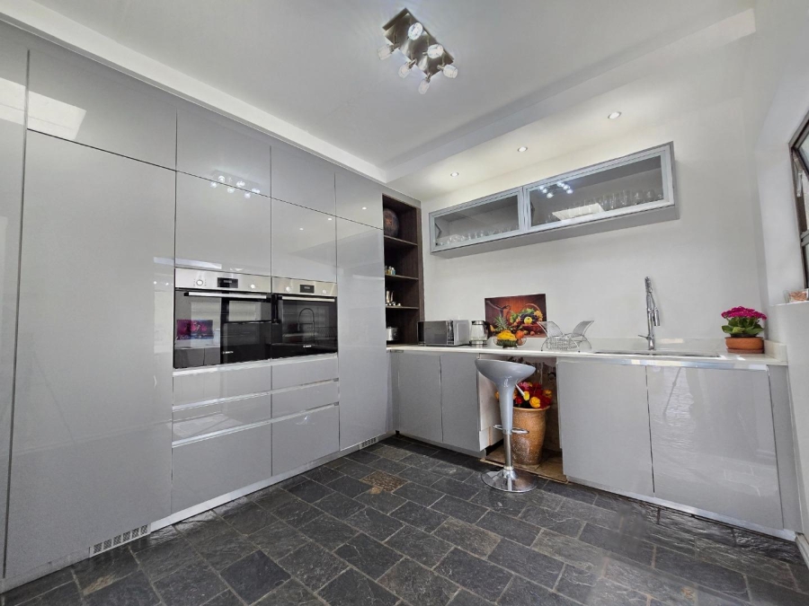 3 Bedroom Property for Sale in Glenvista Gauteng