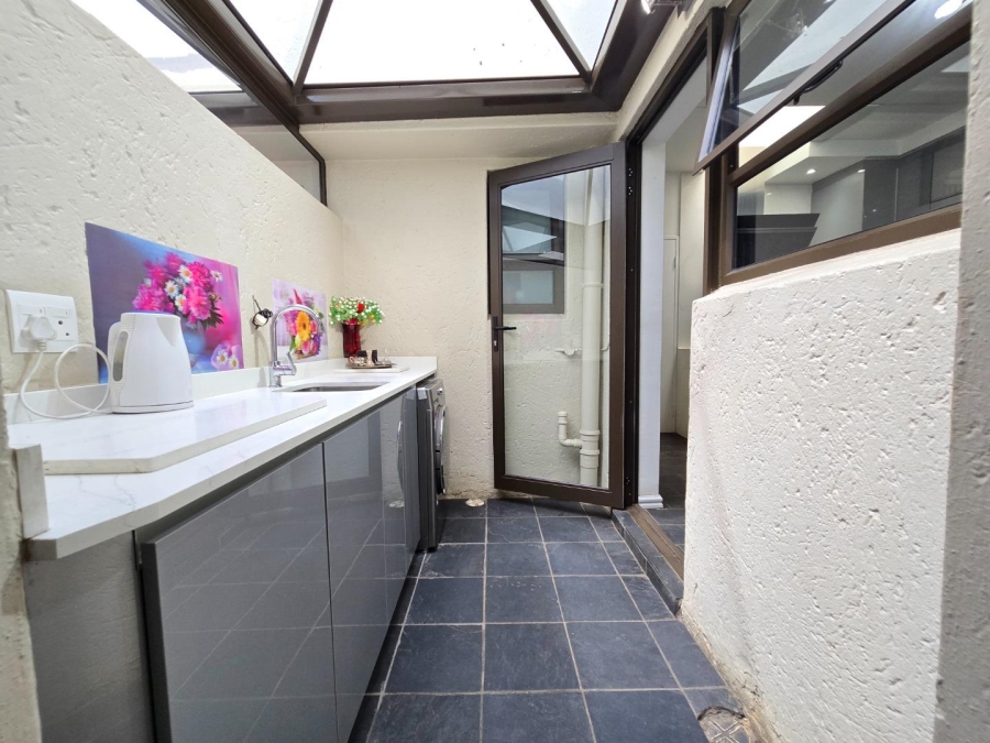 3 Bedroom Property for Sale in Glenvista Gauteng