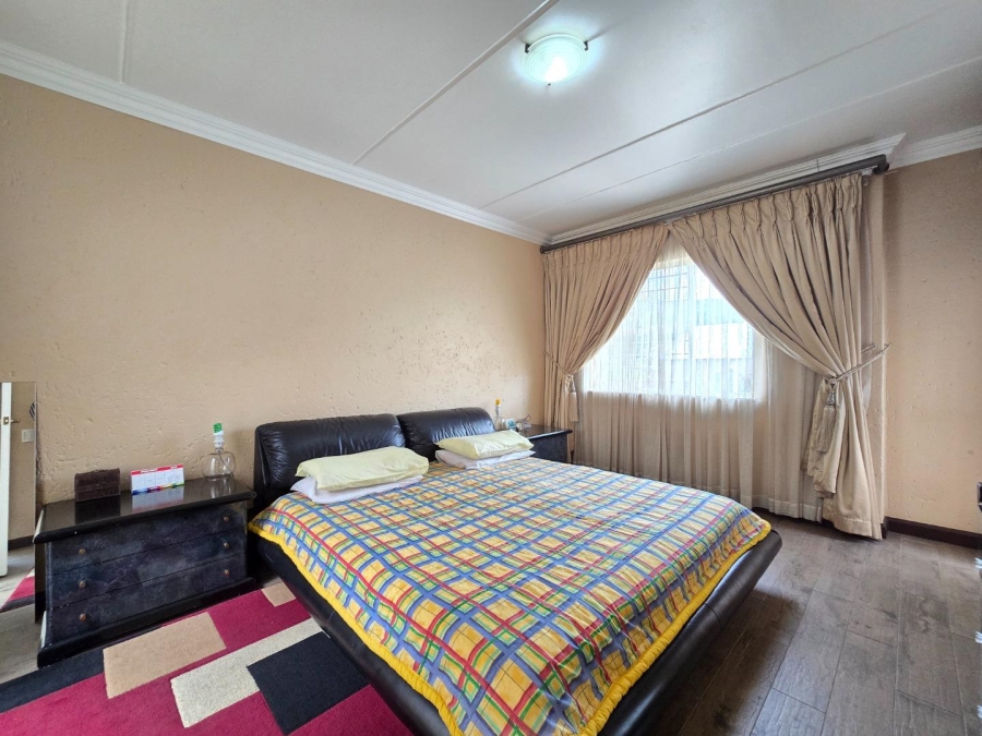 3 Bedroom Property for Sale in Glenvista Gauteng