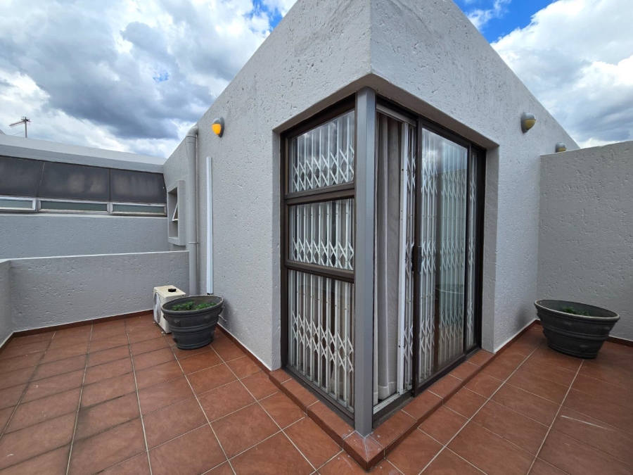 3 Bedroom Property for Sale in Glenvista Gauteng