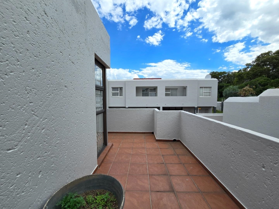 3 Bedroom Property for Sale in Glenvista Gauteng