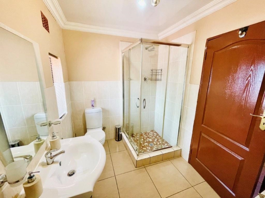 4 Bedroom Property for Sale in Brackenhurst Gauteng