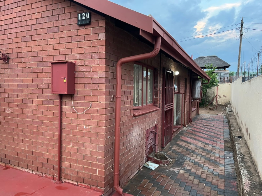 3 Bedroom Property for Sale in Soshanguve DD Gauteng