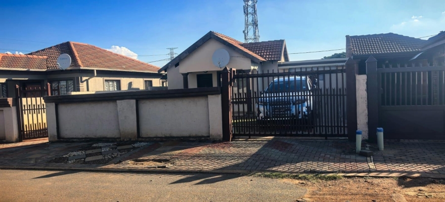 3 Bedroom Property for Sale in Soshanguve VV Gauteng