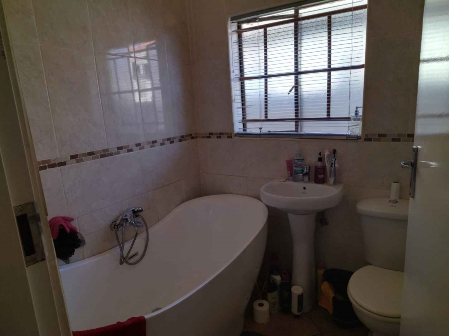 3 Bedroom Property for Sale in Soshanguve VV Gauteng