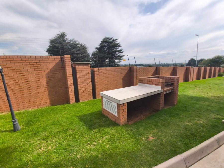 2 Bedroom Property for Sale in Founders Hill Gauteng