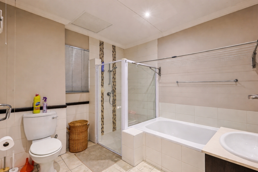 1 Bedroom Property for Sale in Rietvalleirand Gauteng