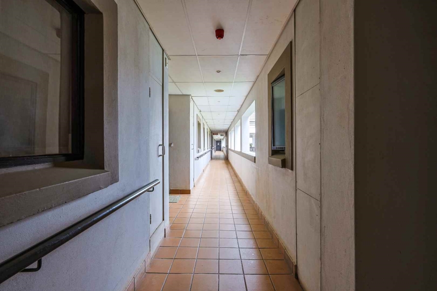 1 Bedroom Property for Sale in Rietvalleirand Gauteng