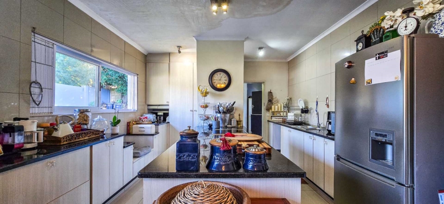 4 Bedroom Property for Sale in Waterkloof Ridge Gauteng