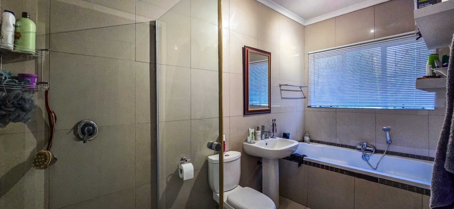 4 Bedroom Property for Sale in Waterkloof Ridge Gauteng