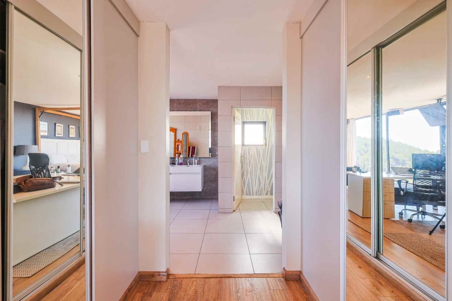 4 Bedroom Property for Sale in Waterkloof Ridge Gauteng