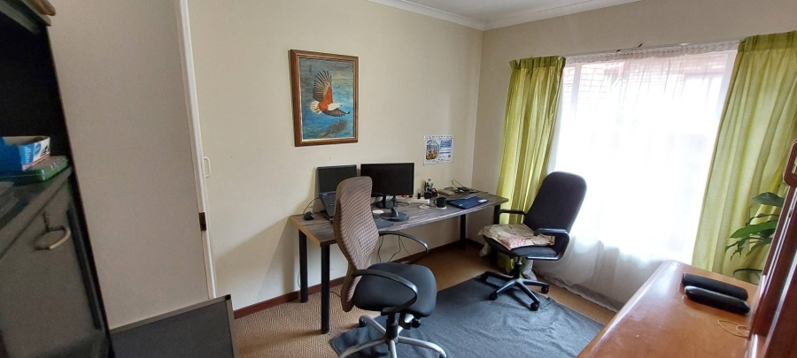 2 Bedroom Property for Sale in Rooihuiskraal Gauteng