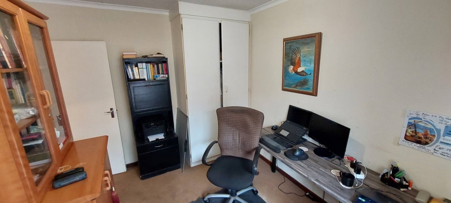 2 Bedroom Property for Sale in Rooihuiskraal Gauteng