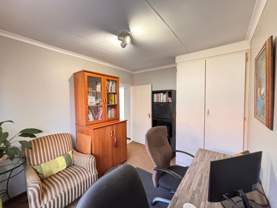 2 Bedroom Property for Sale in Rooihuiskraal Gauteng