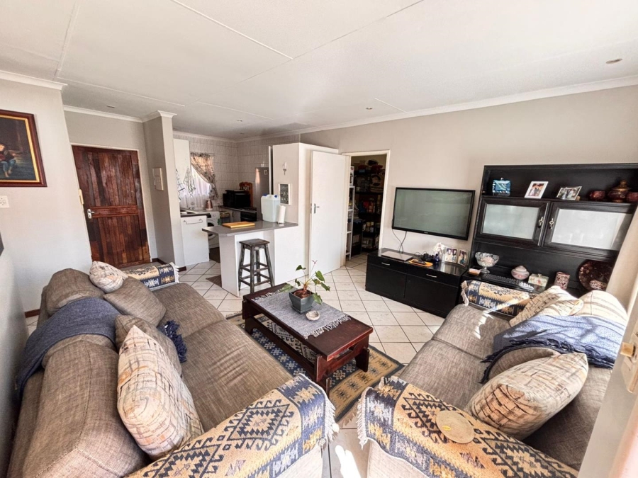 2 Bedroom Property for Sale in Rooihuiskraal Gauteng